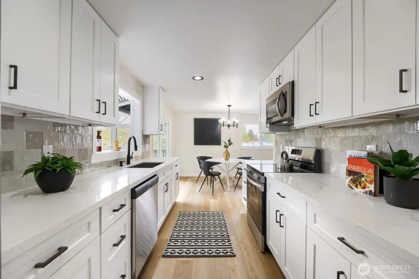 Property photo for 1302 Sw 125th Place, Burien photo 9