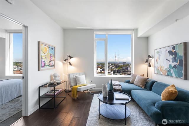 Property photo for 1321 Seneca Street #1902, Seattle photo 2