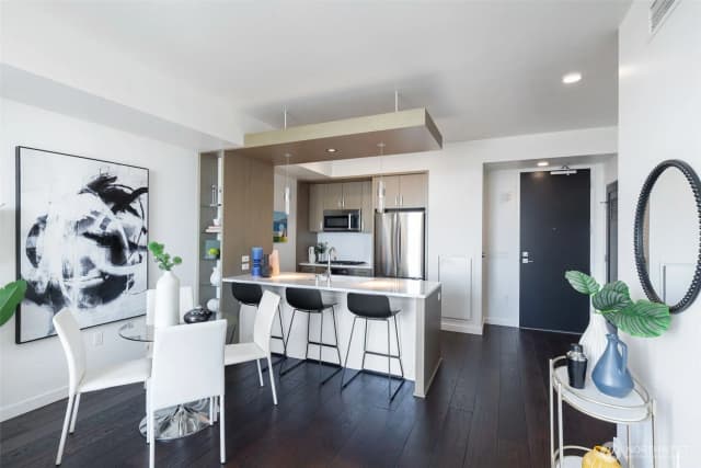 Property photo for 1321 Seneca Street #1902, Seattle photo 5