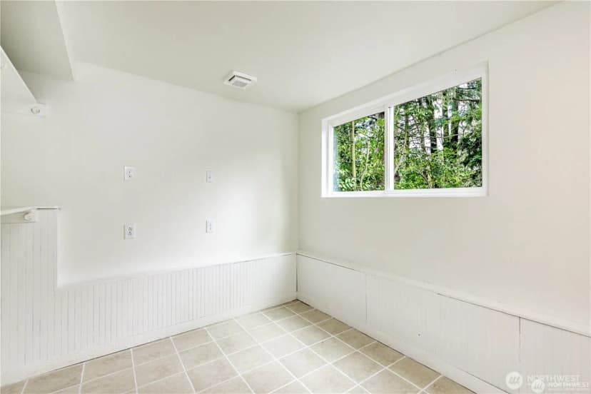 Property photo for 9439 11th Avenue Sw, Seattle photo 17