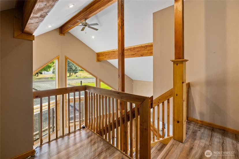 Property photo for 160 Ronald Ridge Drive, Ronald photo 15