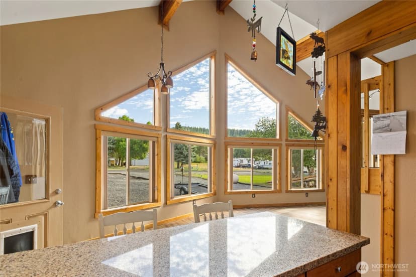 Property photo for 160 Ronald Ridge Drive, Ronald photo 10
