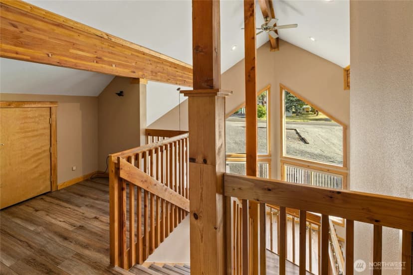 Property photo for 160 Ronald Ridge Drive, Ronald photo 16