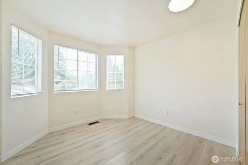 Property photo for 35403 12th Avenue Sw, Federal Way photo 23