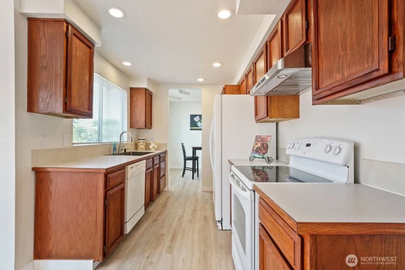 Property photo for 35403 12th Avenue Sw, Federal Way photo 16