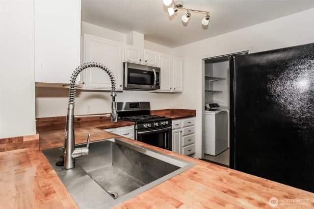 Property photo for 3311 New Hope Circle, Bremerton photo 4