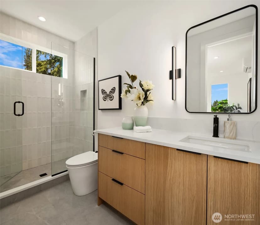 Property photo for 15640 Ne 1st Place, Bellevue photo 18