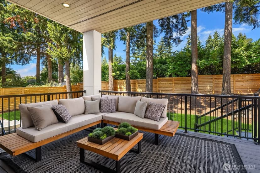 Property photo for 15640 Ne 1st Place, Bellevue photo 14
