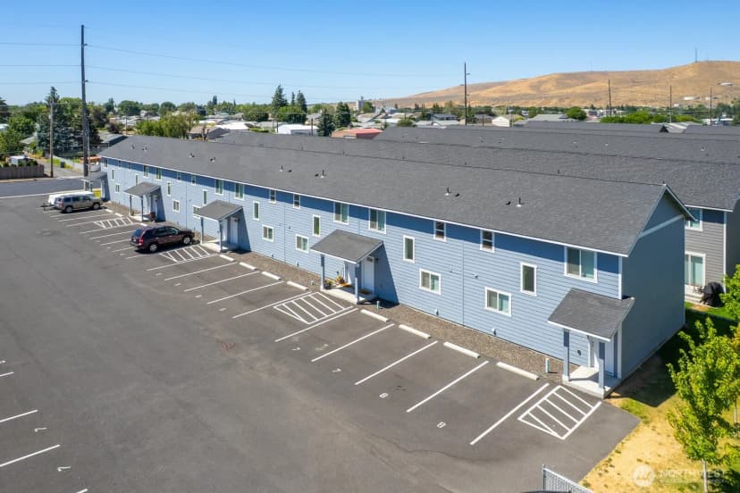 Property photo for 713 3rd Ave Ne, Ephrata