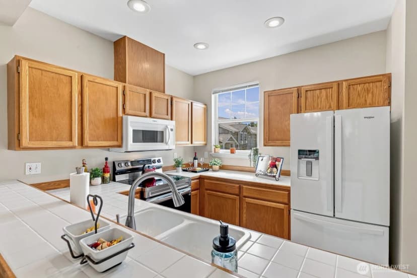 Property photo for 5400 Harbour Pointe Boulevard #e202, Mukilteo photo 14