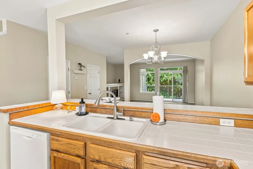 Property photo for 5400 Harbour Pointe Boulevard #e202, Mukilteo photo 18