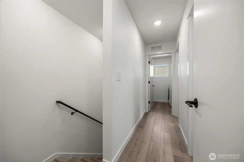Property photo for 5984 26th Avenue Sw #b, Seattle photo 8