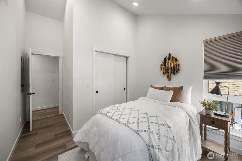 Property photo for 5984 26th Avenue Sw #b, Seattle photo 16