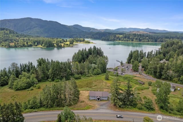 Property photo for 50208 Mountain Highway E, Eatonville photo 2