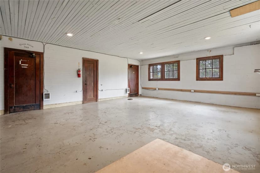 Property photo for 50208 Mountain Highway E, Eatonville photo 27