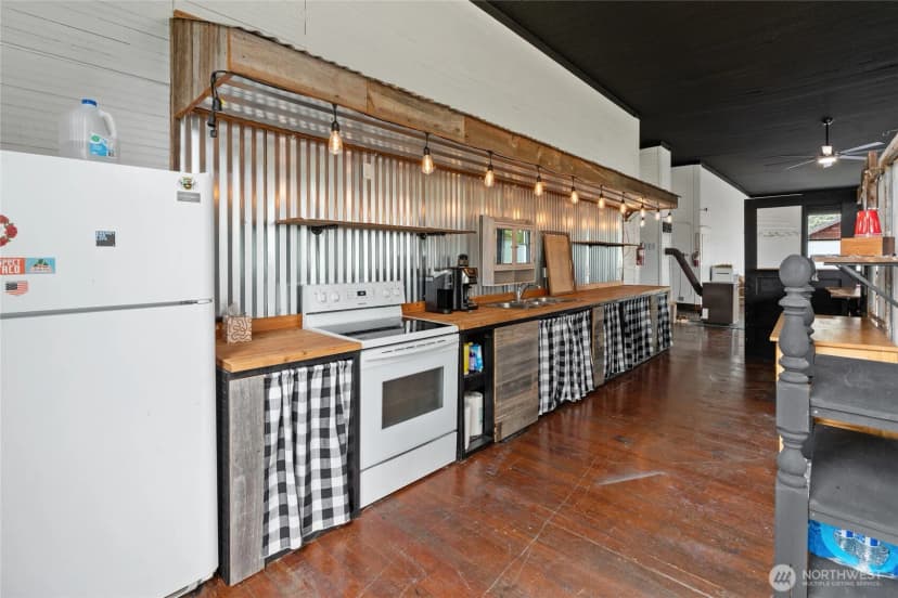 Property photo for 50208 Mountain Highway E, Eatonville photo 13