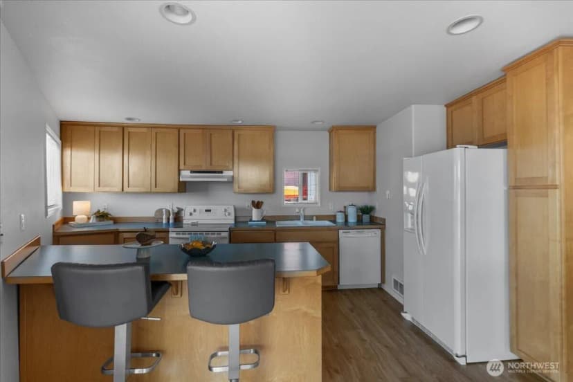 Property photo for 2711 Day Island Boulevard W, University Place photo 18