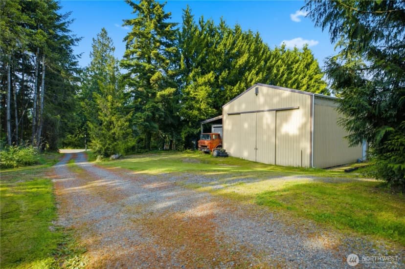 Property photo for 415 118th Ave E, Edgewood photo 2