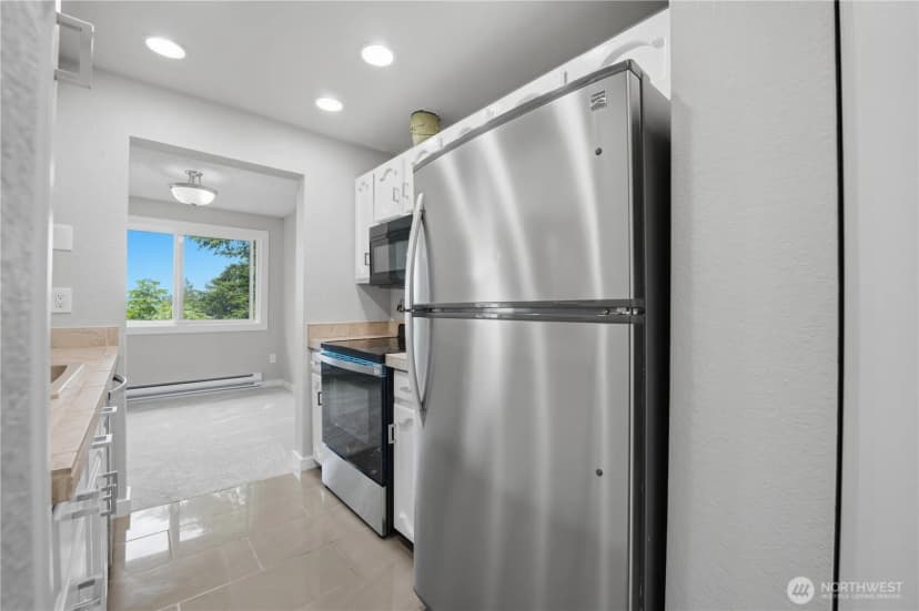 Property photo for 4189 W Lake Sammamish Parkway Se #b309, Bellevue photo 17