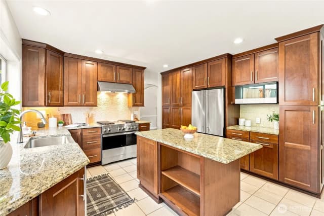 Property photo for 10210 Ne 154th Street, Bothell photo 3