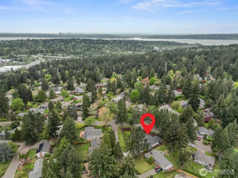 Property photo for 12608 Ne 30th Street, Bellevue photo 40