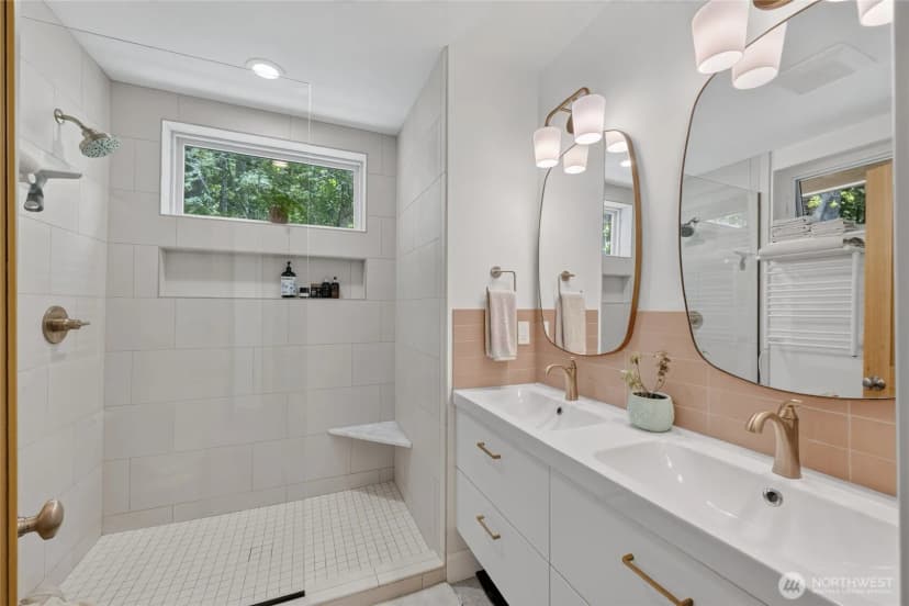 Property photo for 760 Chuckanut Drive, Bellingham photo 17