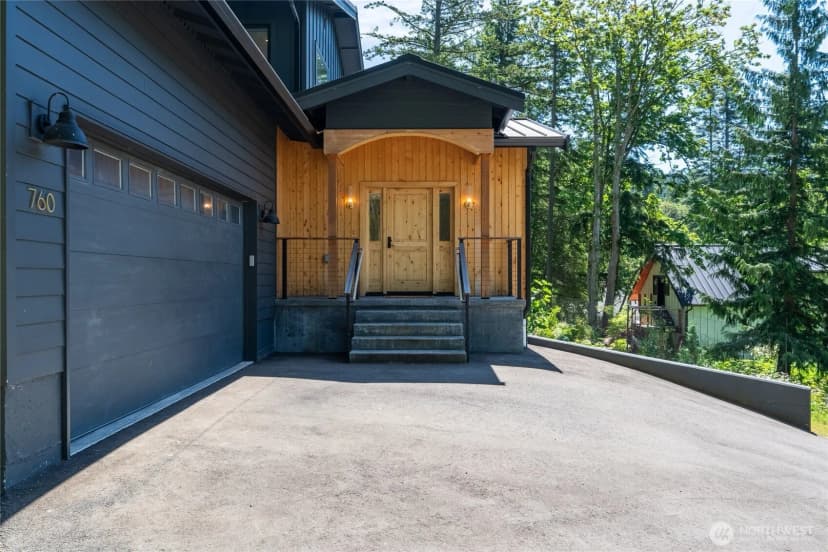 Property photo for 760 Chuckanut Drive, Bellingham photo 4
