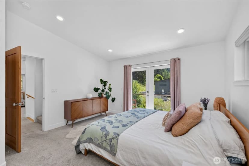 Property photo for 760 Chuckanut Drive, Bellingham photo 18
