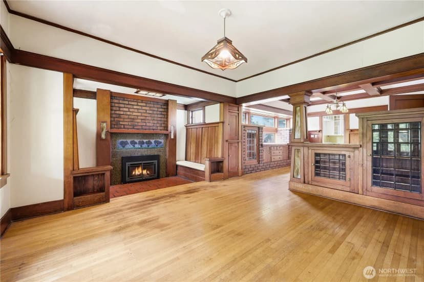 Property photo for 4747 4th Avenue Ne, Seattle photo 6