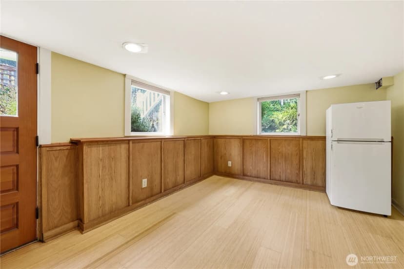 Property photo for 4747 4th Avenue Ne, Seattle photo 31