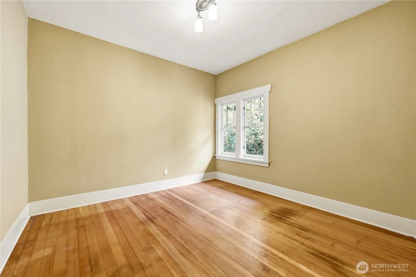 Property photo for 4747 4th Avenue Ne, Seattle photo 15
