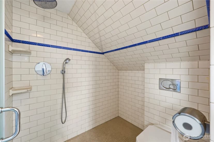 Property photo for 4747 4th Avenue Ne, Seattle photo 27