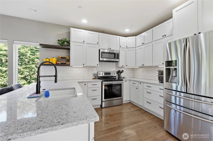 Property photo for 6110 Lakemont Lane, Bremerton photo 8
