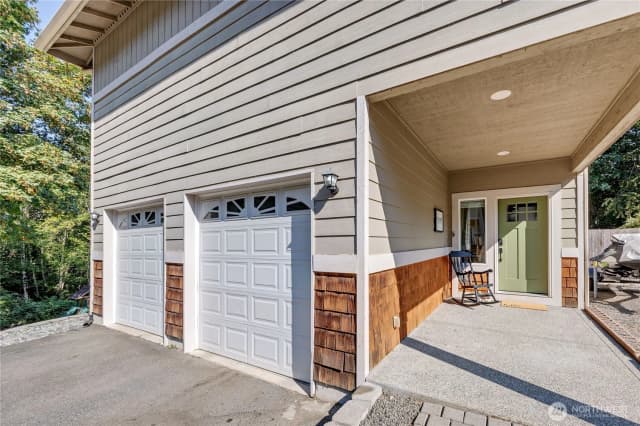 Property photo for 6110 Lakemont Lane, Bremerton photo 5