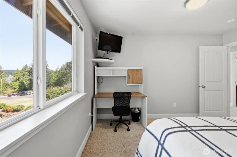 Property photo for 6110 Lakemont Lane, Bremerton photo 25