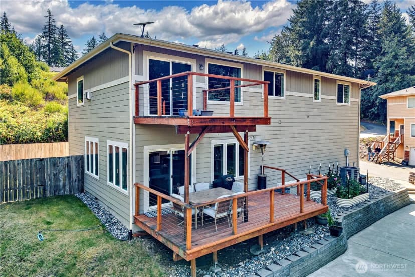 Property photo for 6110 Lakemont Lane, Bremerton photo 13
