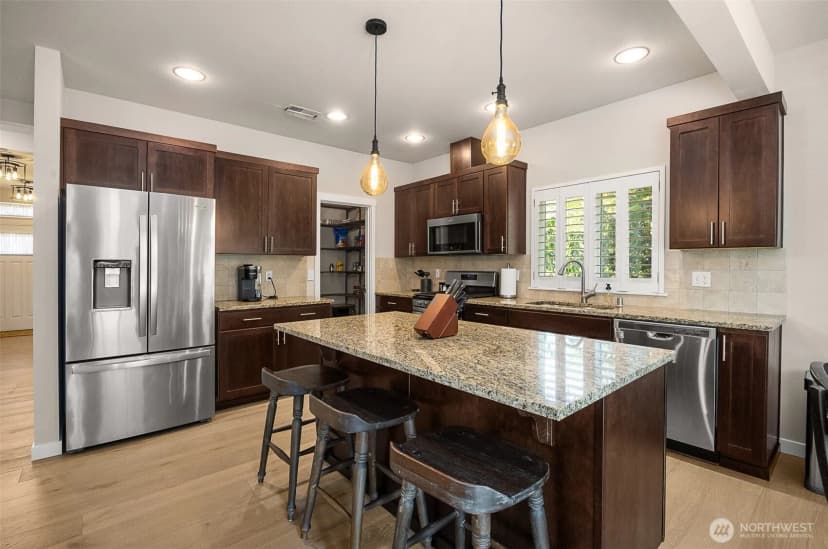 Property photo for 17905 8th Place W, Lynnwood photo 7