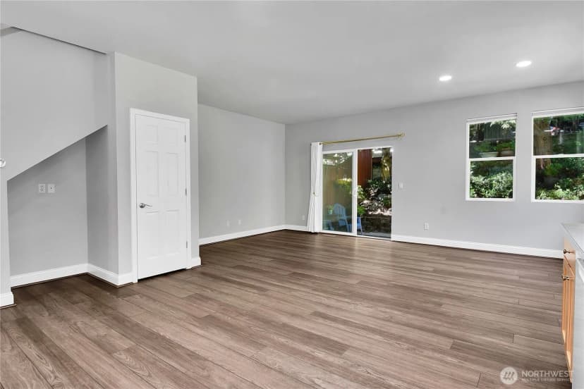 Property photo for 6750 163rd Place Se #b, Bellevue photo 8