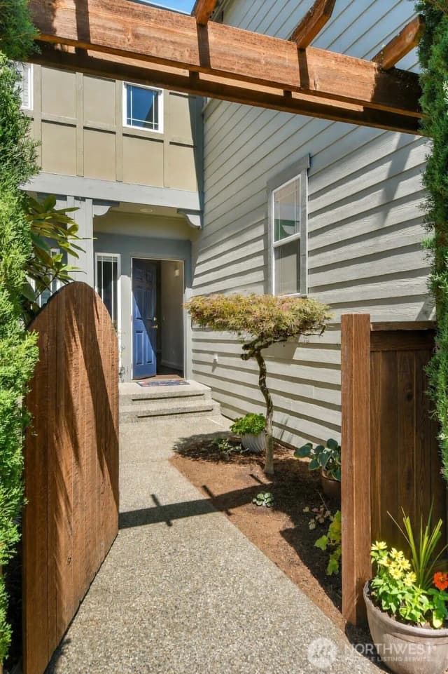Property photo for 6750 163rd Place Se #b, Bellevue photo 3