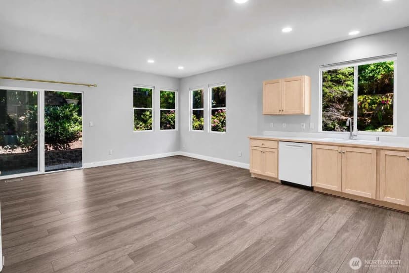 Property photo for 6750 163rd Place Se #b, Bellevue photo 9