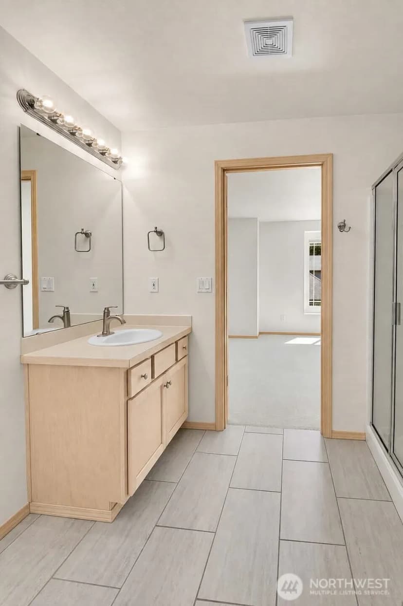 Property photo for 6750 163rd Place Se #b, Bellevue photo 25