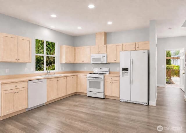 Property photo for 6750 163rd Place Se #b, Bellevue photo 5