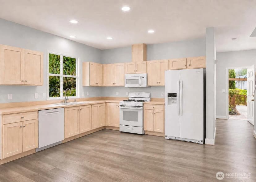 Property photo for 6750 163rd Place Se #b, Bellevue photo 5