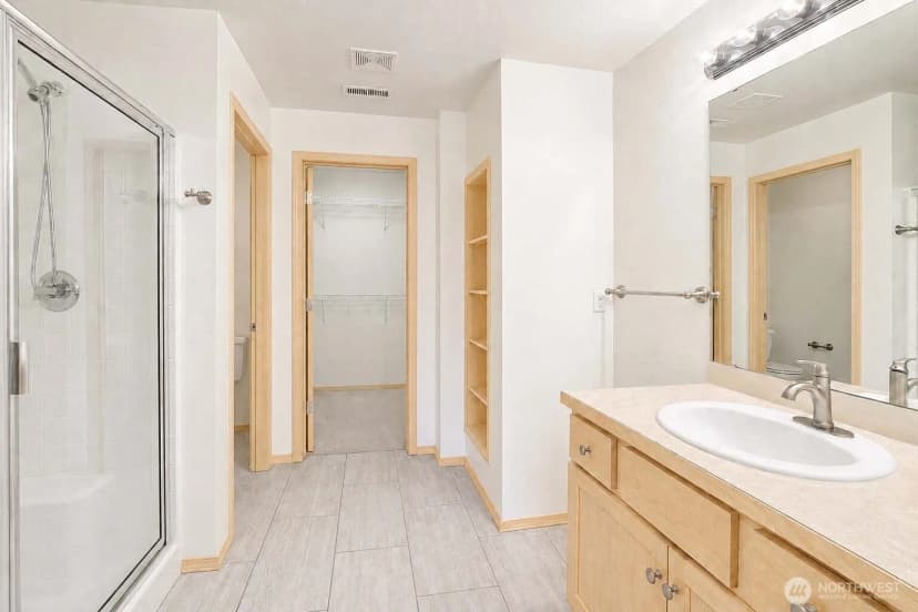 Property photo for 6750 163rd Place Se #b, Bellevue photo 23