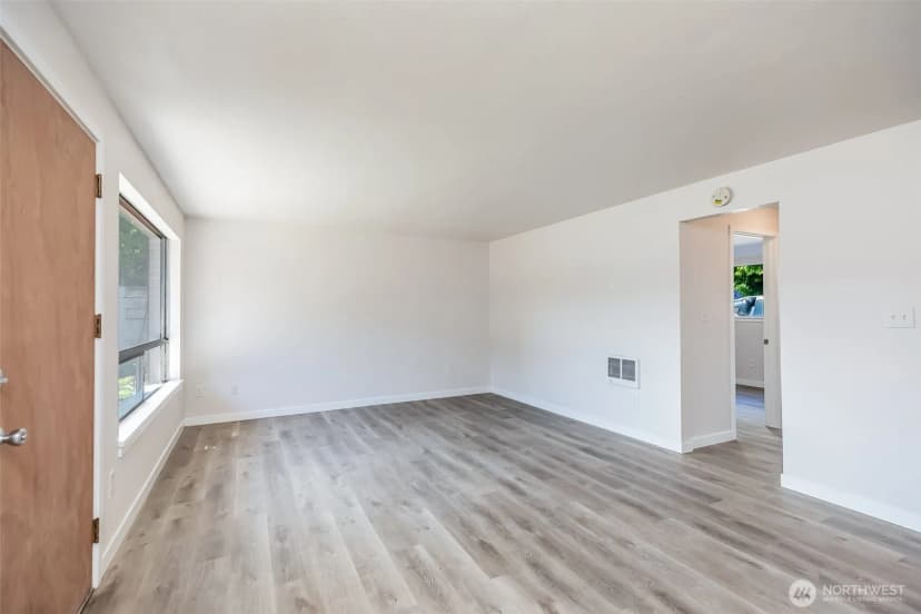 Property photo for 748 S Cloverdale Street #unit 6, Seattle photo 4