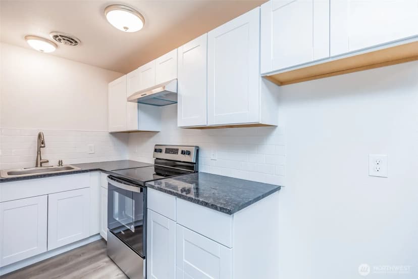 Property photo for 748 S Cloverdale Street #unit 6, Seattle photo 7