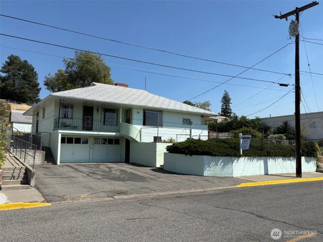Property photo for 10 W Dewberry Avenue, Omak