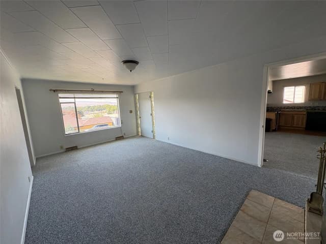 Property photo for 10 W Dewberry Avenue, Omak photo 3