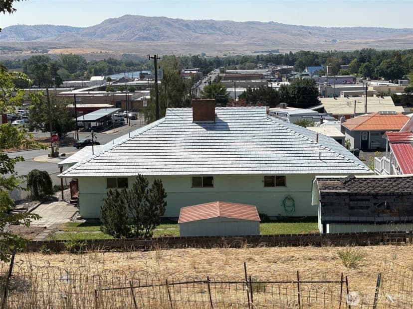 Property photo for 10 W Dewberry Avenue, Omak photo 5
