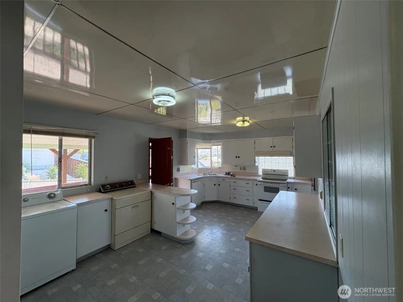 Property photo for 10 W Dewberry Avenue, Omak photo 14